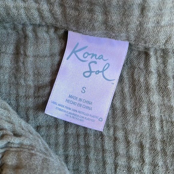 Kona Sol Green Gauzy Button-Up Beach Shirt - Picture 6 of 9